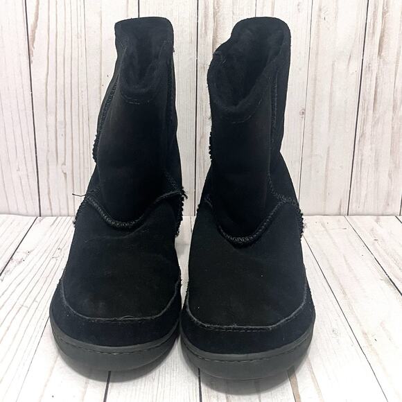 Minnetonka Women's Black Suede Sheepskin Wool Lined Short Boots Size 10 - Picture 3 of 13